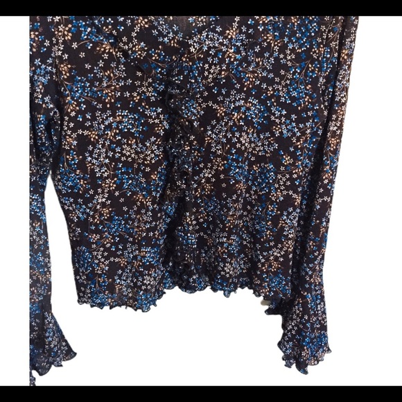 TATTOO Ditzy Floral Blouse With Bell Sleeves & Flutter Detail Brown Size Medium - Picture 6 of 8